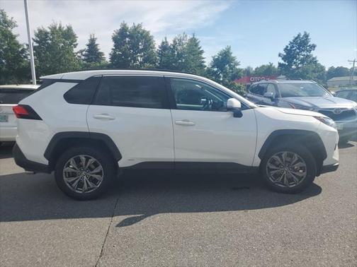2022 Toyota RAV4 Hybrid XLE Premium