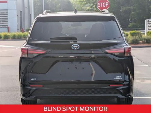 2024 Toyota Sienna XSE 7 Passenger