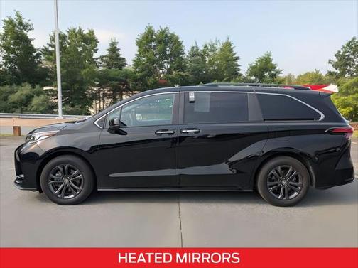 2024 Toyota Sienna XSE 7 Passenger