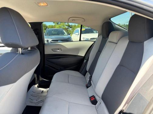 Classic Silver Metallic 2021 Toyota Corolla LE