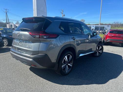 2023 Nissan Rogue SL
