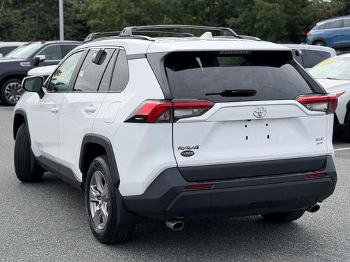 Ice 2024 Toyota RAV4 XLE