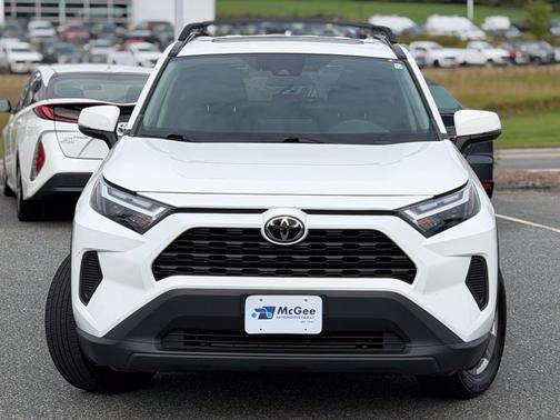 Ice 2024 Toyota RAV4 XLE
