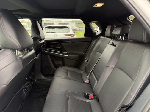 Wind Chill Pearl w/Black Roof 2023 Toyota bZ4X Limited