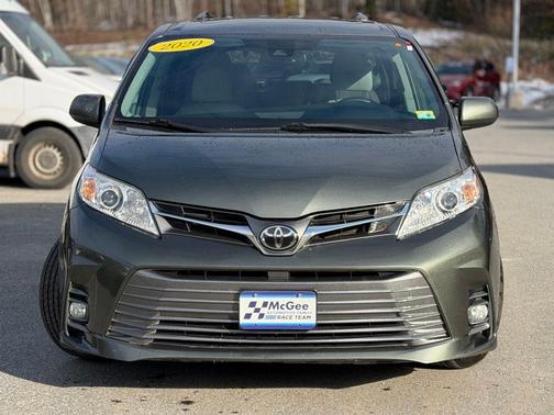2020 Toyota Sienna XLE
