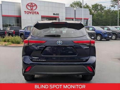 2021 Toyota Highlander Hybrid LE