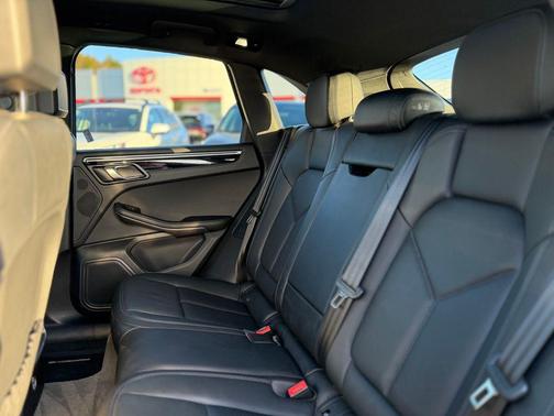 2023 Porsche Macan T