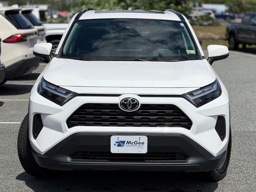 Ice 2023 Toyota RAV4 XLE