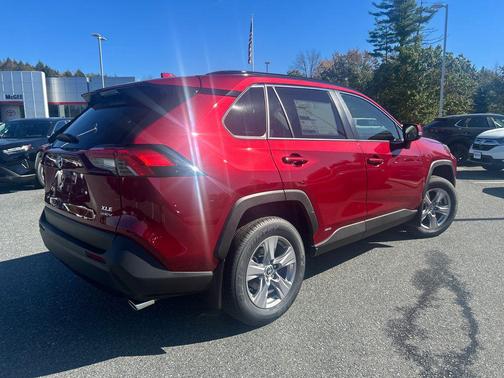 2025 Toyota RAV4 Hybrid XLE