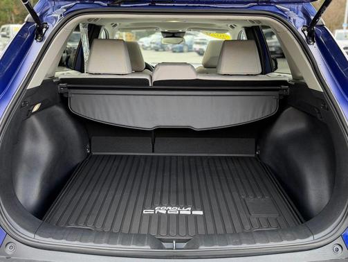 2025 Toyota Corolla Cross LE