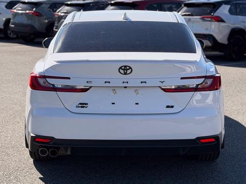 Ice 2025 Toyota Camry SE