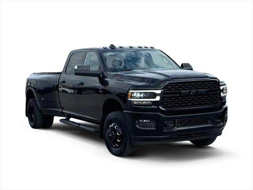2022 RAM 3500 Big Horn Crew Cab 4x4 8 Box