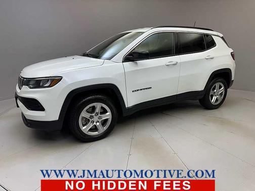 Bright White Clearcoat 2023 Jeep Compass Latitude