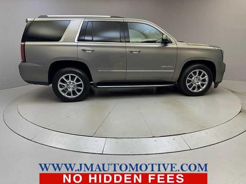 Pepperdust Metallic 2019 GMC Yukon Denali