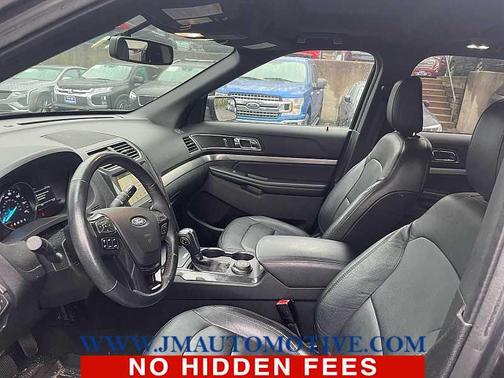 MAGNETIC METALLIC 2018 Ford Explorer XLT