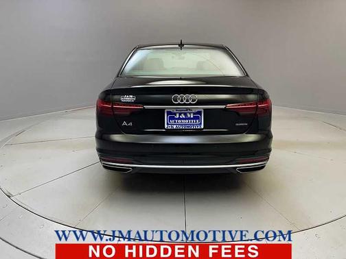 Mythos Black Metallic 2021 Audi A4 45 S line Premium