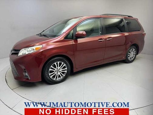 2018 Toyota Sienna XLE