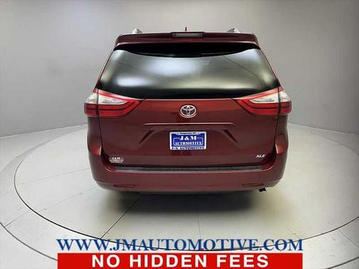 2018 Toyota Sienna XLE