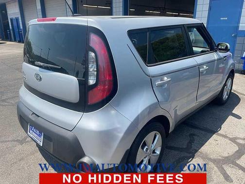 Bright Silver 2015 Kia Soul Base