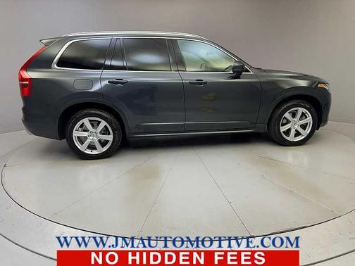 2021 Volvo XC90 T6 Momentum