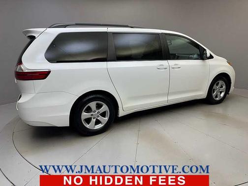 2017 Toyota Sienna LE