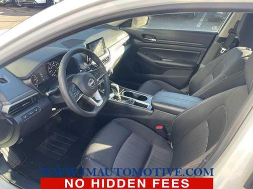 Pearl White Tricoat 2024 Nissan Altima 2.5 SV