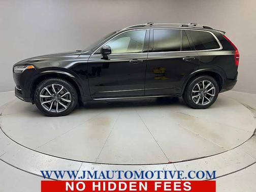 2017 Volvo XC90 T6 Momentum