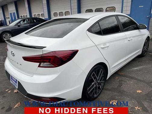 2019 Hyundai ELANTRA SE