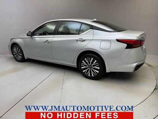 Brilliant Silver Metallic 2023 Nissan Altima 2.5 SV