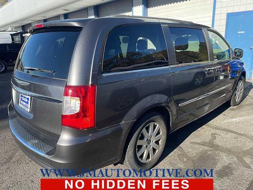 2016 Chrysler Town & Country Touring