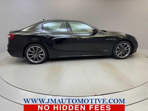 Nero 2020 Maserati Ghibli S Q4 GranSport