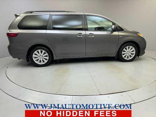 2017 Toyota Sienna XLE