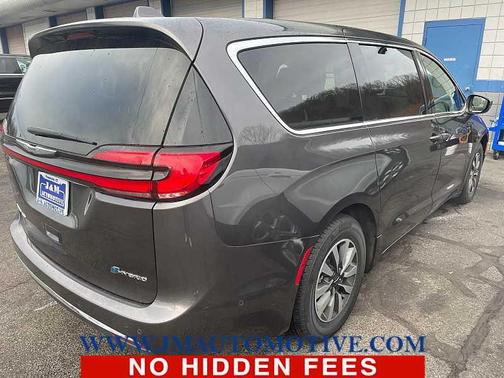 2022 Chrysler Pacifica Hybrid Touring L
