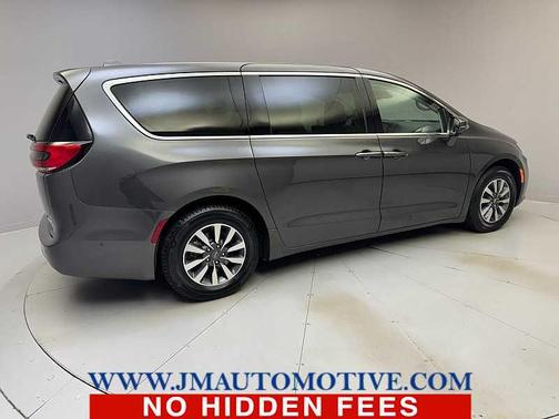 2022 Chrysler Pacifica Hybrid Touring L