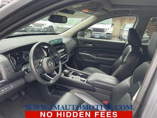 2022 Nissan Pathfinder SL 4WD