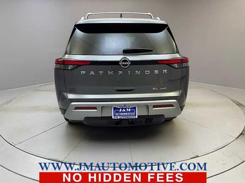 2022 Nissan Pathfinder SL 4WD