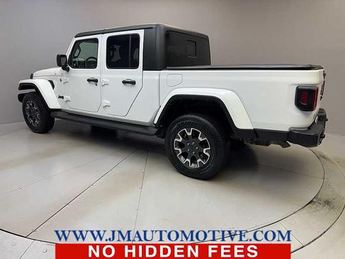 Bright White Clearcoat 2020 Jeep Gladiator Overland