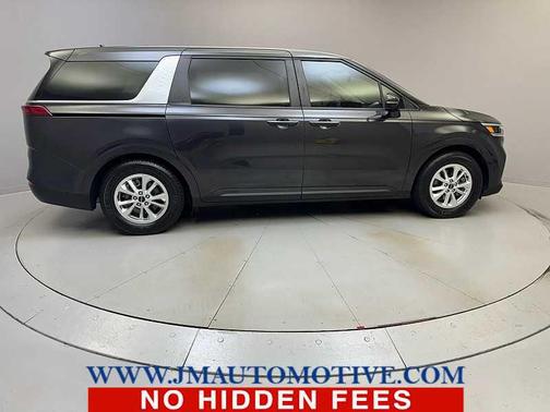 2022 Kia Carnival LX