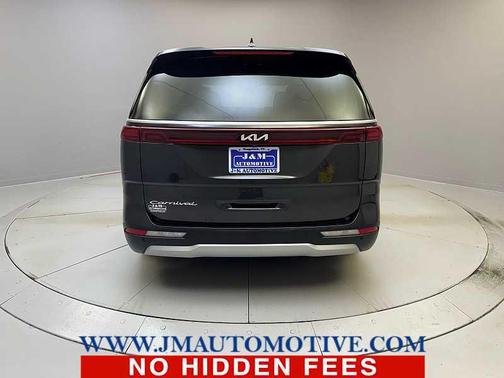 2022 Kia Carnival LX