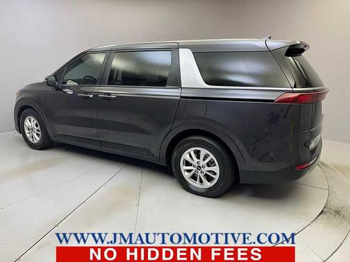 2022 Kia Carnival LX