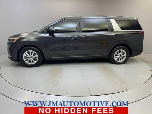 2022 Kia Carnival LX