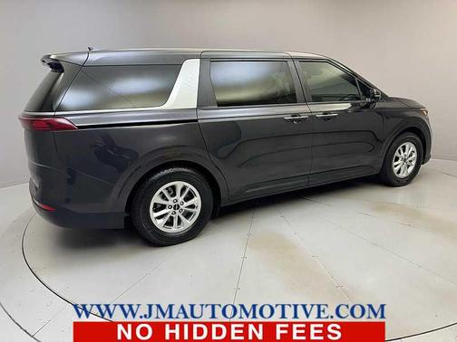 2022 Kia Carnival LX