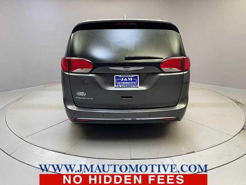 Granite Crystal Metallic Clearcoat 2020 Chrysler Pacifica Touring L