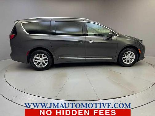 Granite Crystal Metallic Clearcoat 2020 Chrysler Pacifica Touring L