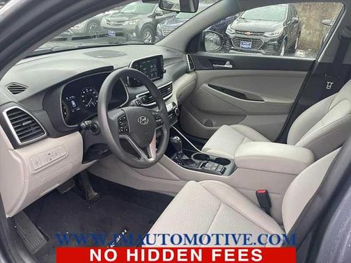 2021 Hyundai TUCSON SE
