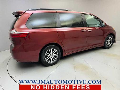 2018 Toyota Sienna XLE