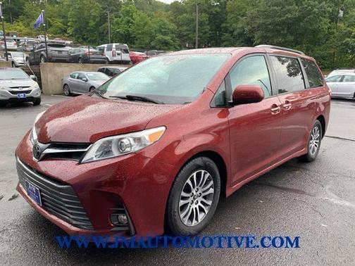 2018 Toyota Sienna XLE