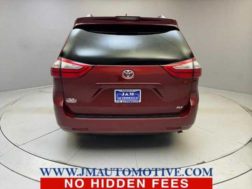 2018 Toyota Sienna XLE
