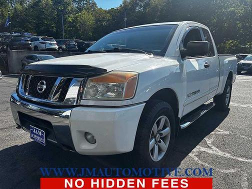 2011 Nissan Titan SV