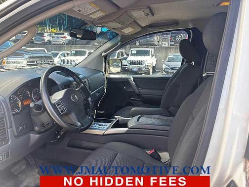 2011 Nissan Titan SV